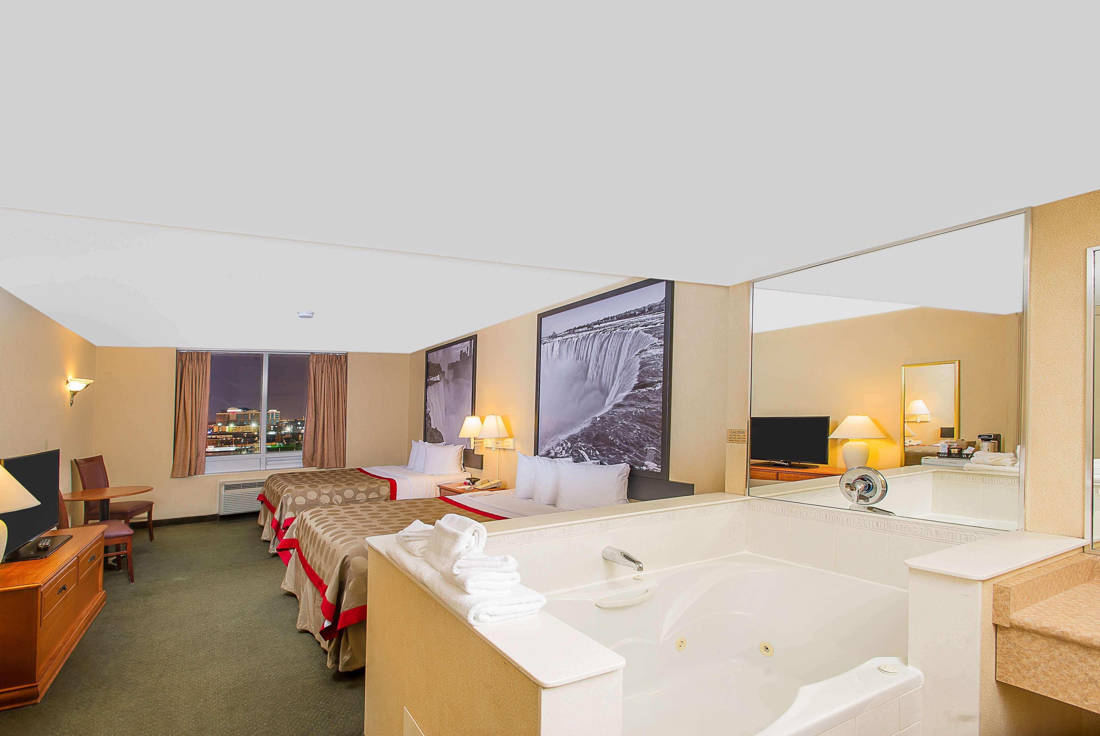 Ramada By Wyndham Niagara Falls Near The Falls Luaran gambar
